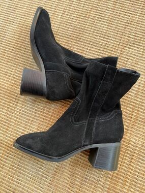 Steve Madden Romney Suede Boots size 9
